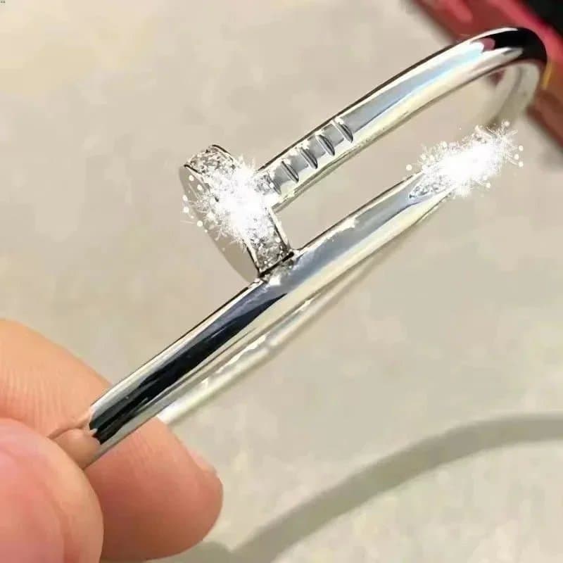 Cartier Juste Un Clou Bracelet Small — （粗版）白金色有钻