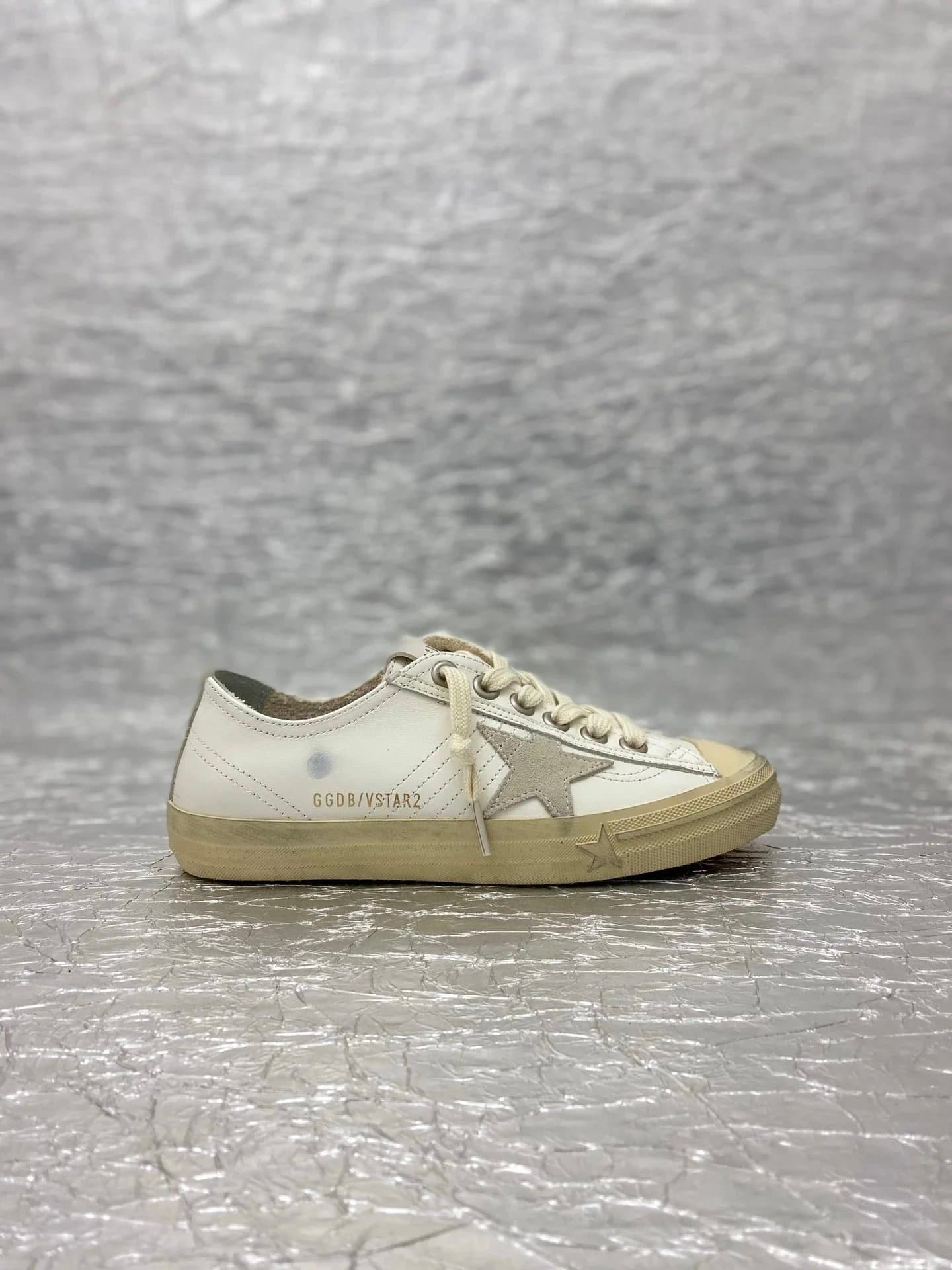 Golden Goose Superstar Distressed White with Star