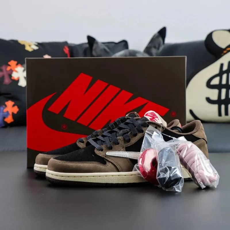 Air Jordan 1 Low Travis Scott Reverse Mocha