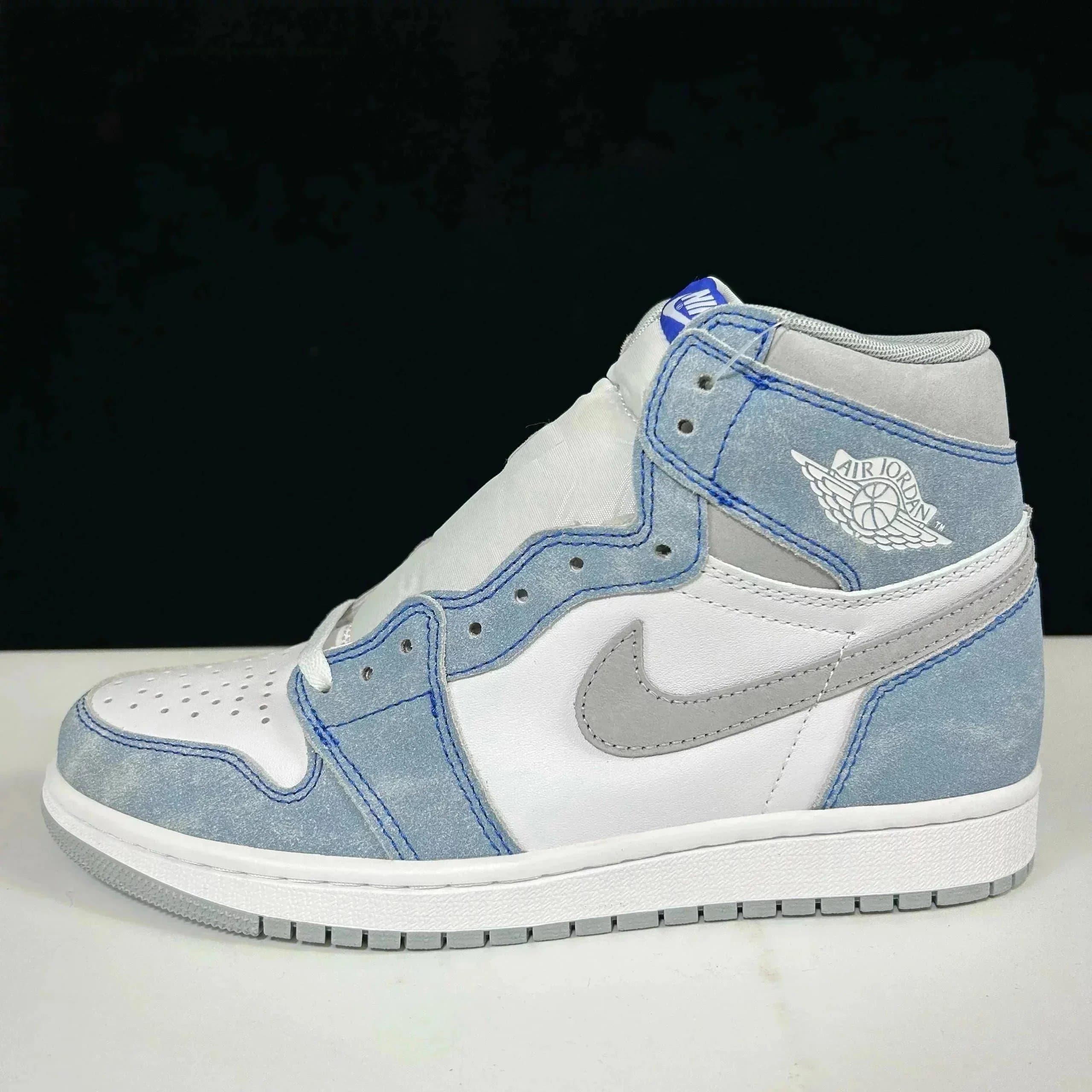 Air Jordan 1 High University Blue — 09
