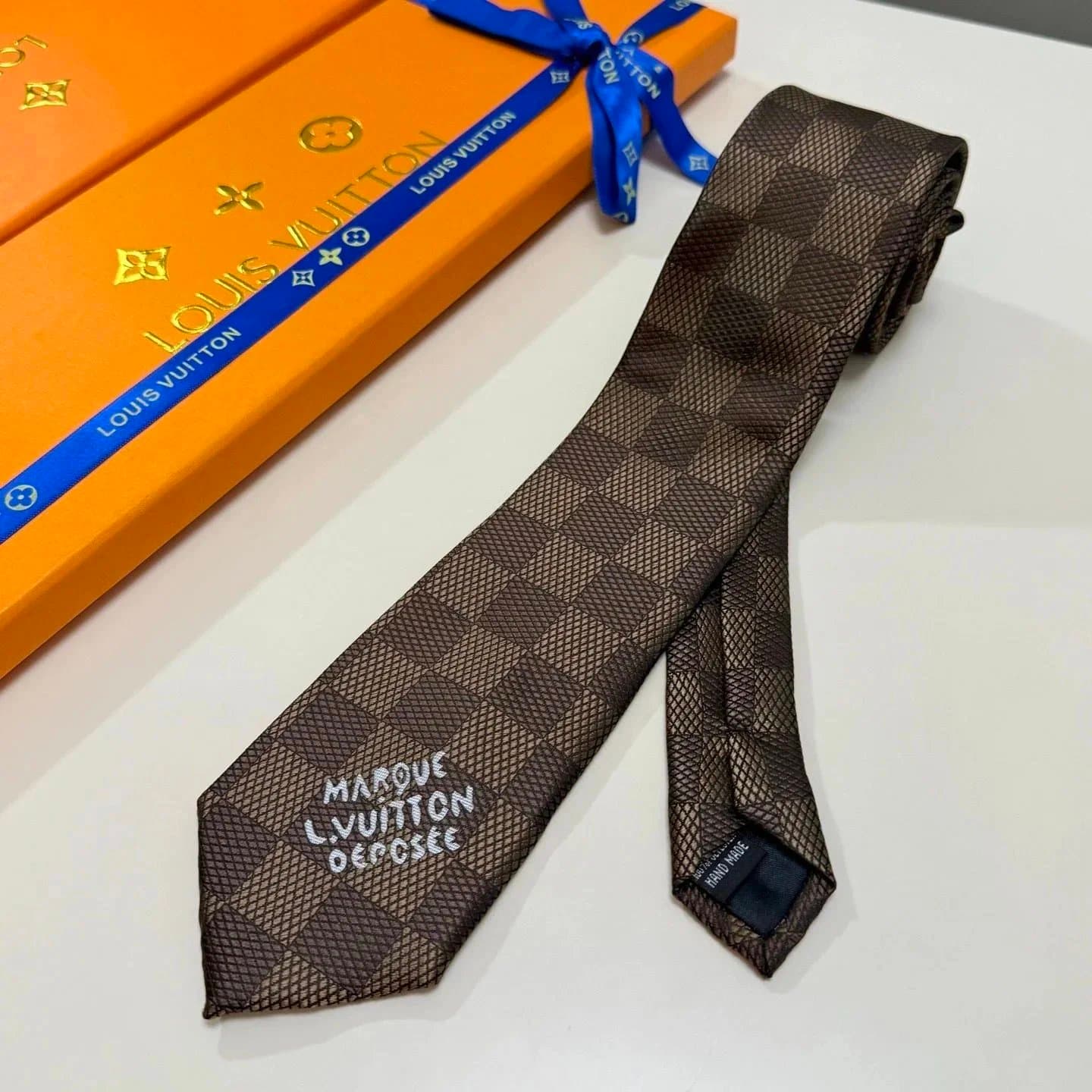 Louis Vuitton × KAWS Neck Tie Monogram Multicolor Panda — LV 04（带盒）