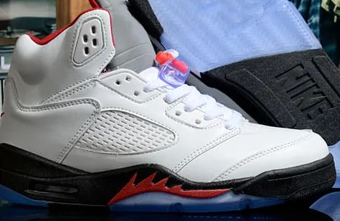 Air Jordan 5 White — 白黑红