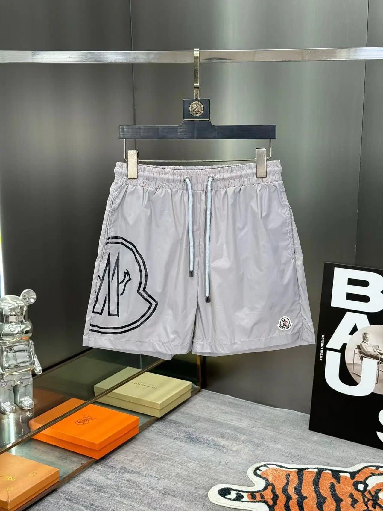 Moncler Logo Swim Shorts Neon Yellow — 灰色