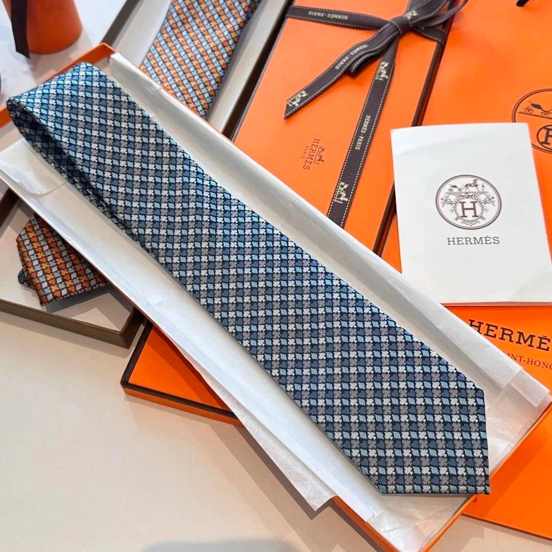 Louis Vuitton × KAWS Neck Tie Monogram Multicolor Panda — 爱马仕04（带盒）