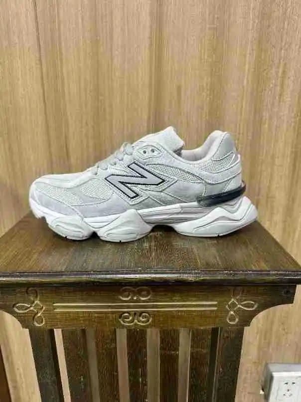 New Balance 2002R Core — 19