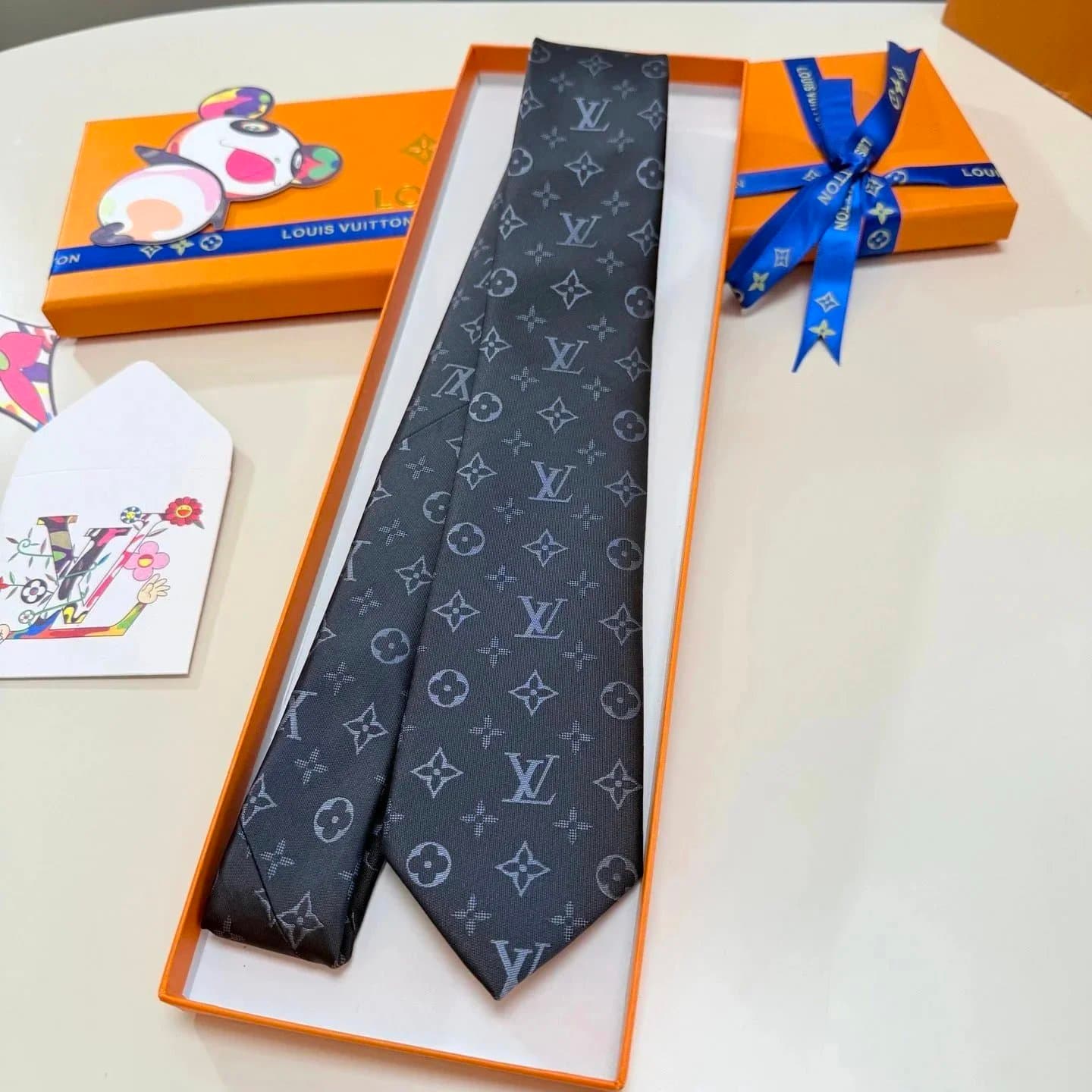 Louis Vuitton × KAWS Neck Tie Monogram Multicolor Panda — LV11（带盒）