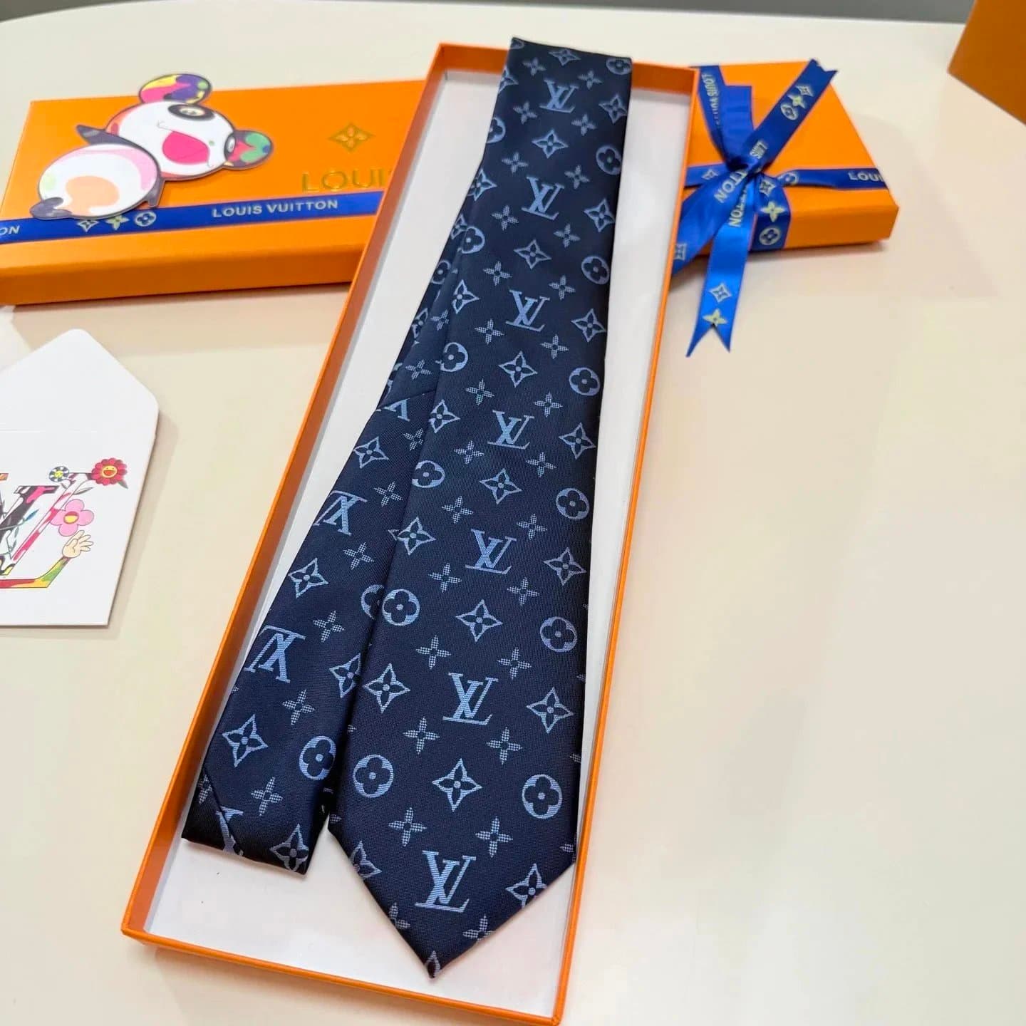 Louis Vuitton × KAWS Neck Tie Monogram Multicolor Panda — LV10（带盒）