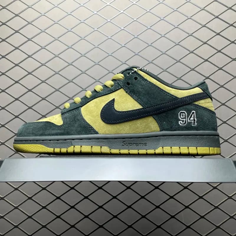 Nike SB Dunk Low Supreme 94