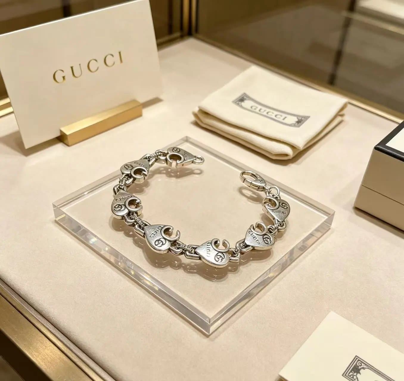 Gucci Interlocking G Bracelet Silver Tone