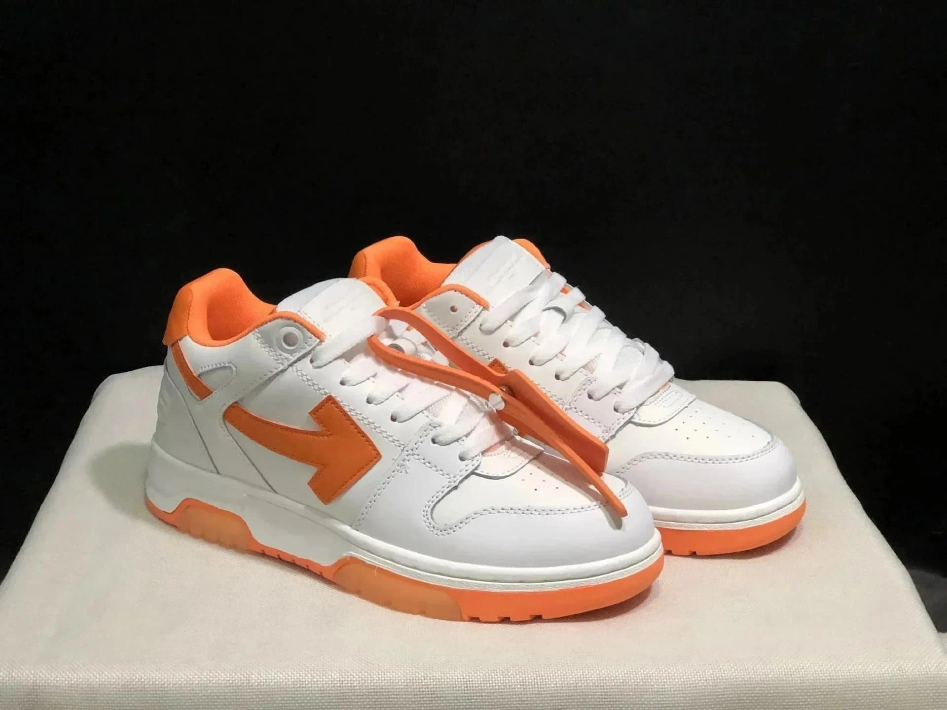Off-White Low Arrow Orange