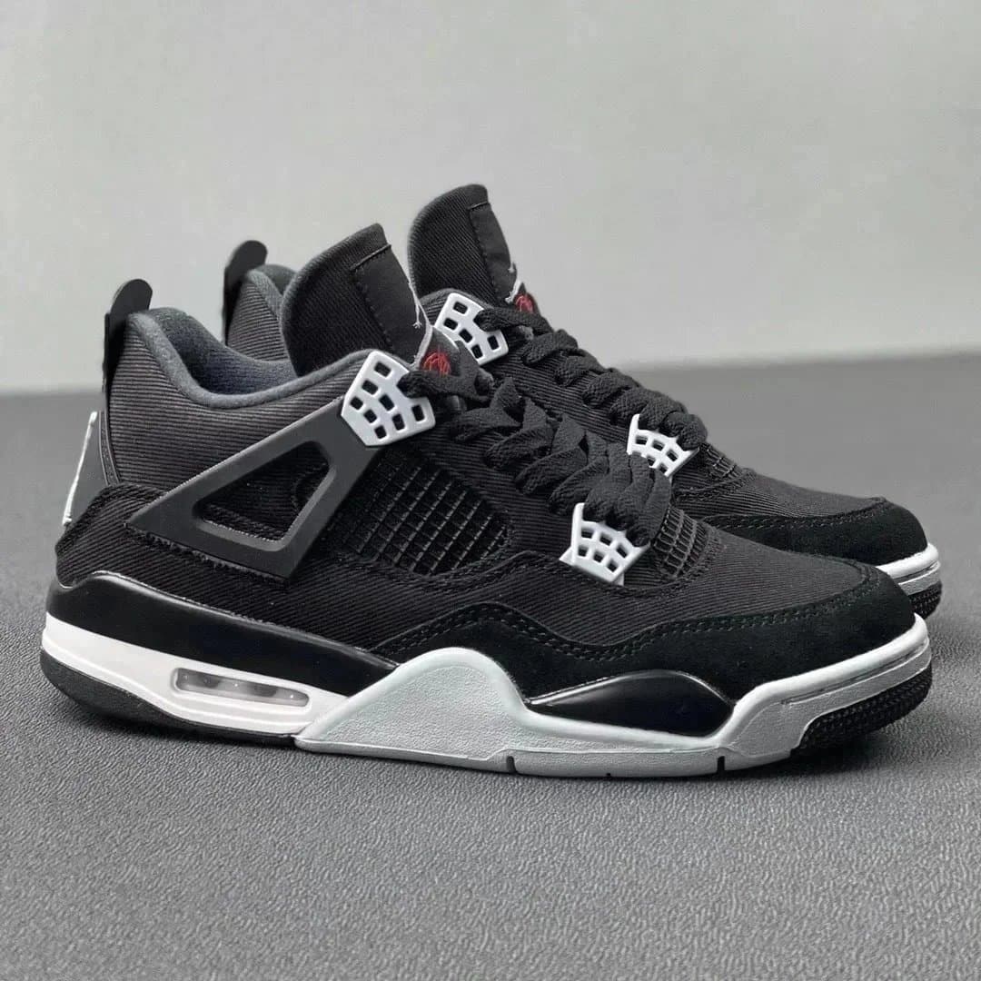 Air Jordan 4 Bred — Black Canvas