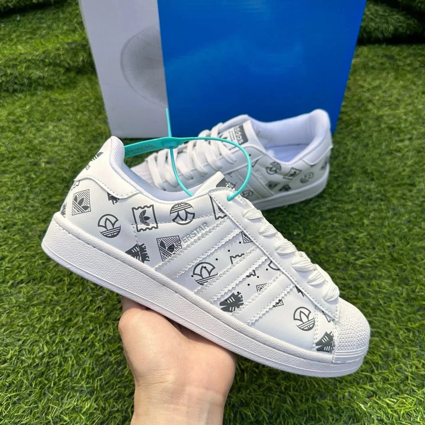 Adidas Superstar Graphic Print