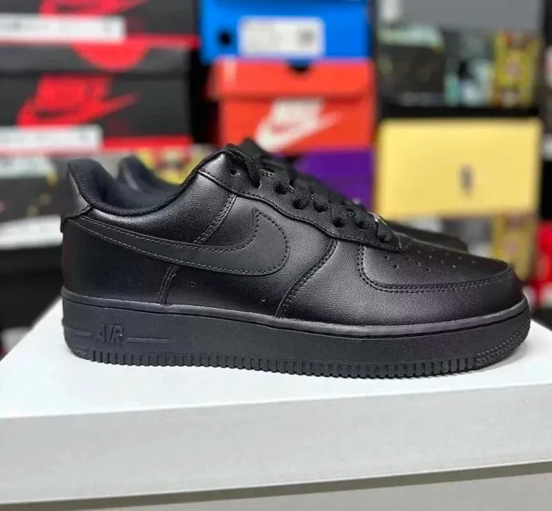 Nike Air Force 1 Low Triple Black