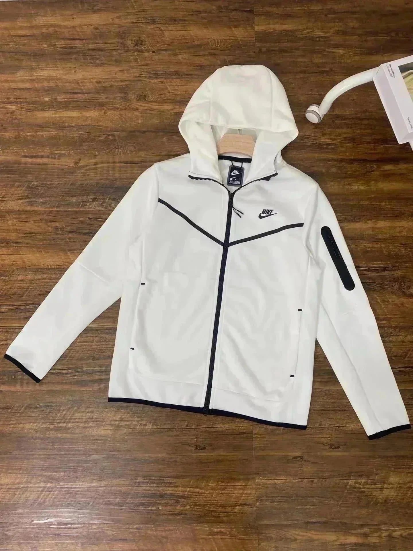 Nike Tech Fleece Tracksuit Solid Green — 白色外套