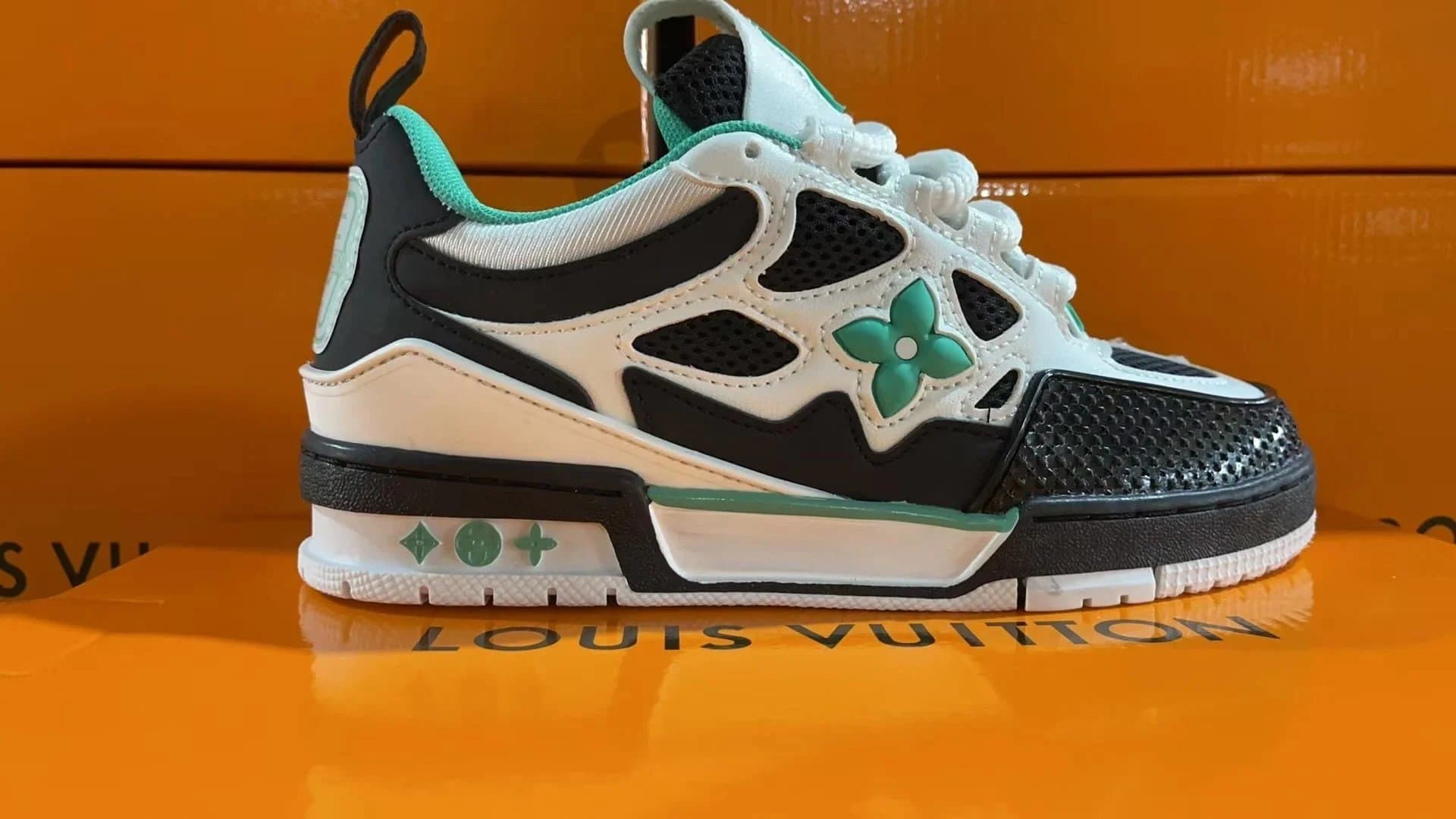 Louis Vuitton LV Trainer Monogram Flower