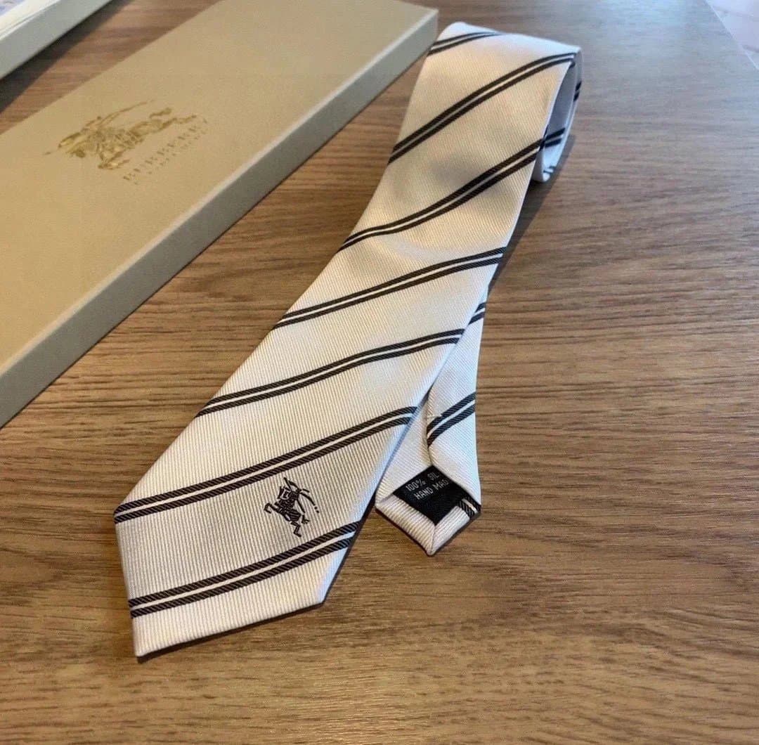 Louis Vuitton × KAWS Neck Tie Monogram Multicolor Panda — 巴宝莉06（带盒）