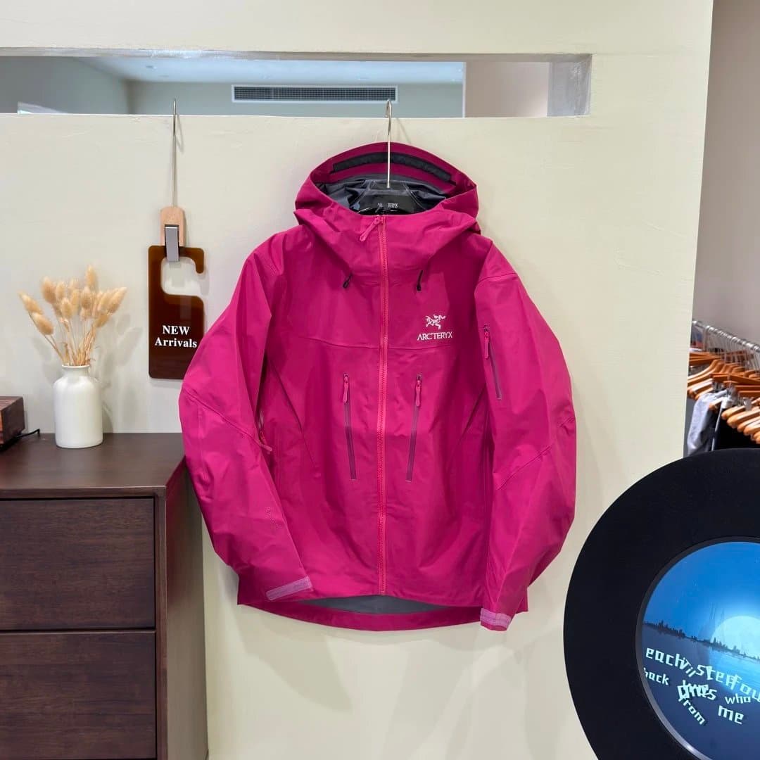 Arc'teryx Alpha SV Jacket White — 紫色Purple