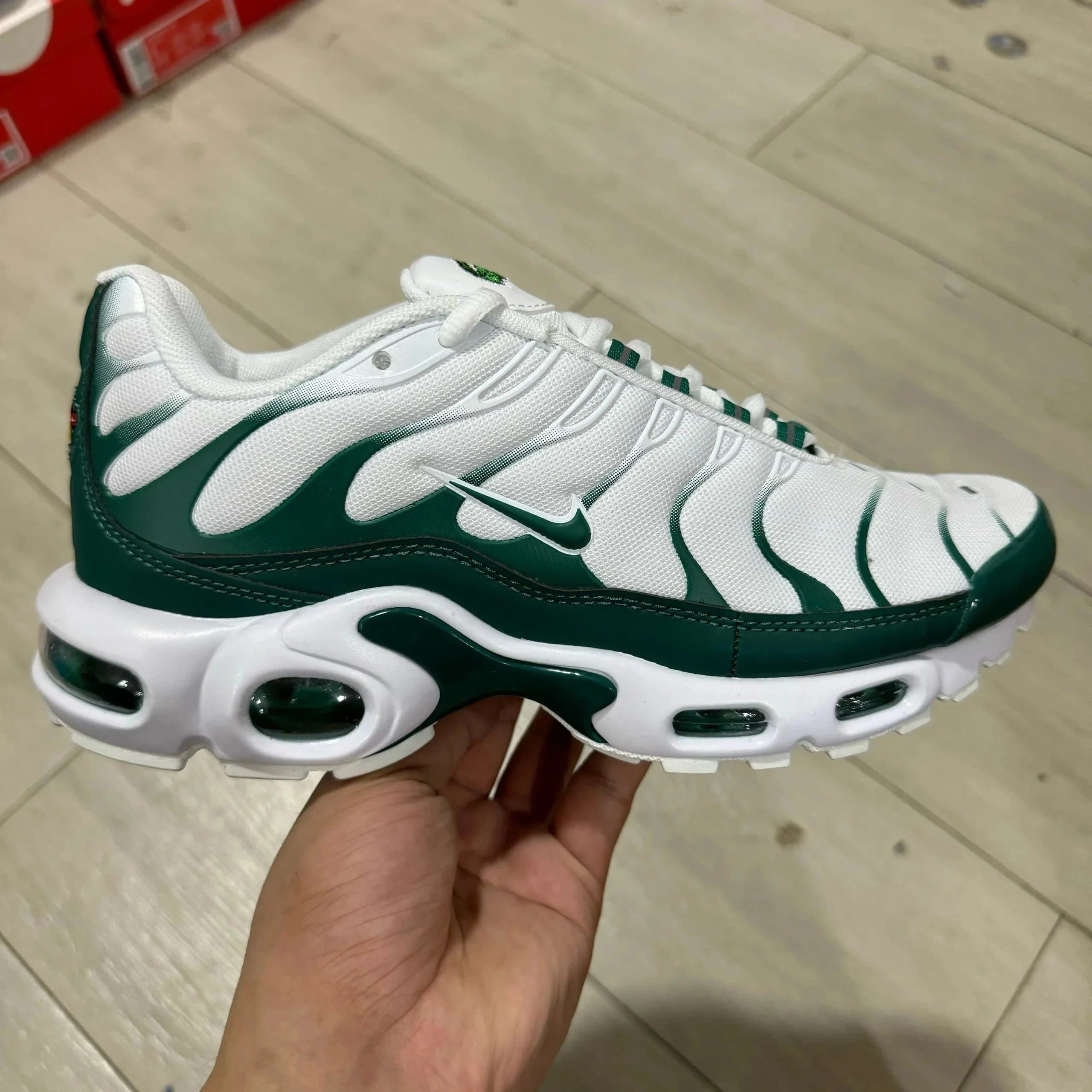 Nike Air Max Plus Pine Green