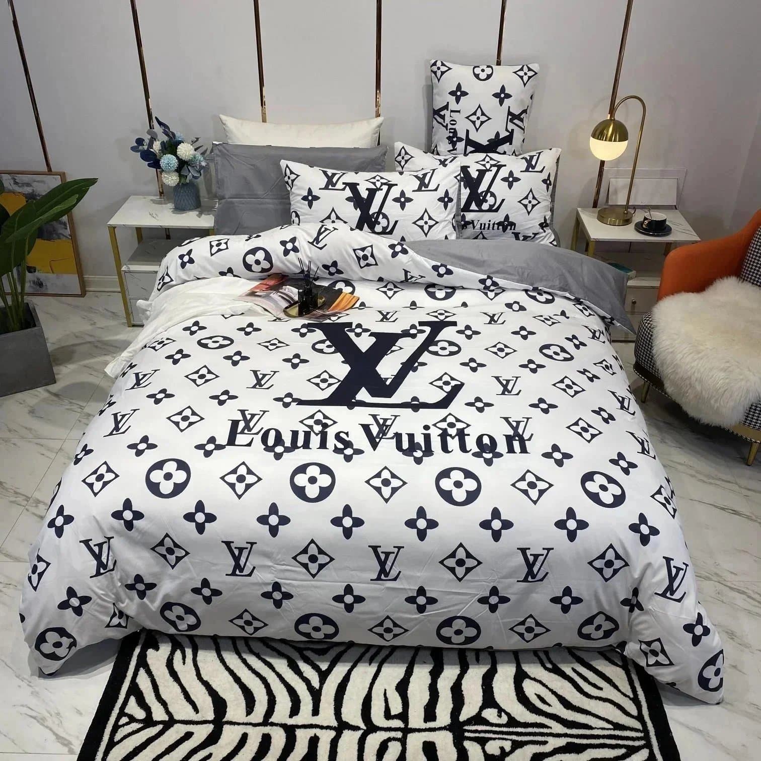 Louis Vuitton Monogram Bedding Set Classic LV Print