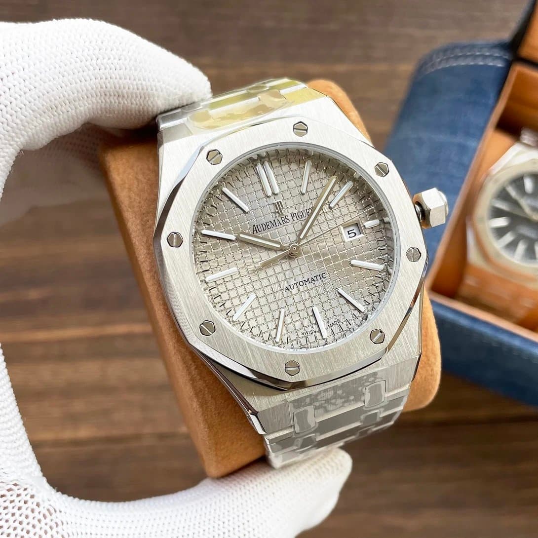 Audemars Piguet Royal Oak Jumbo Extra-Thin — 银壳·灰盘钢带