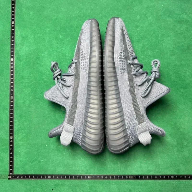 Yeezy Boost 350 V2 Zebra