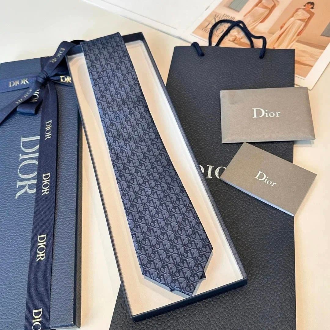 Louis Vuitton Necktie Monogram Eclipse — XX-020