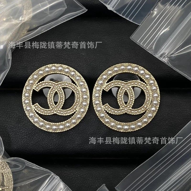 Chanel CC Logo Pearl Earrings Gold-Tone with Pearls