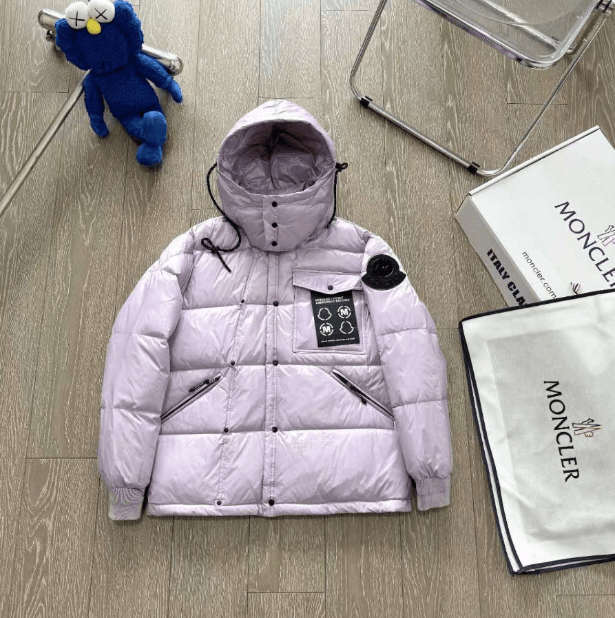 Moncler Puffer Jacket Glossy Black with Logo Patch — C-1粉紫色