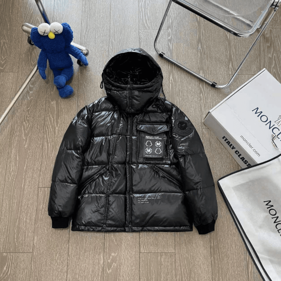 Moncler Puffer Jacket Glossy Black with Logo Patch — C-2黑色