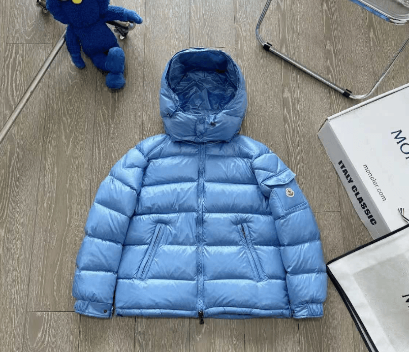 Moncler Puffer Jacket Glossy Black with Logo Patch — A-3蓝色