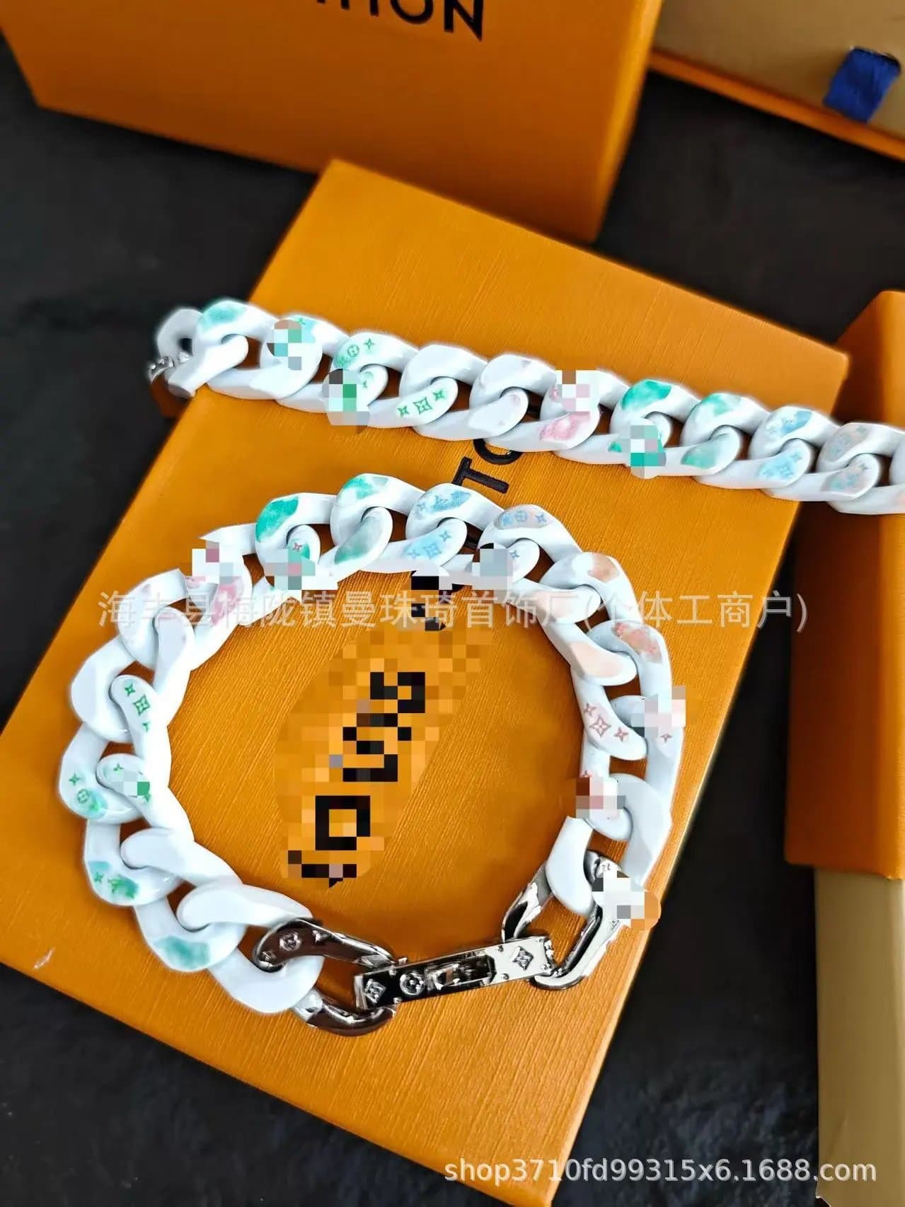 Louis Vuitton LV Pearl Bracelet Turquoise and Pearl — LVSL020