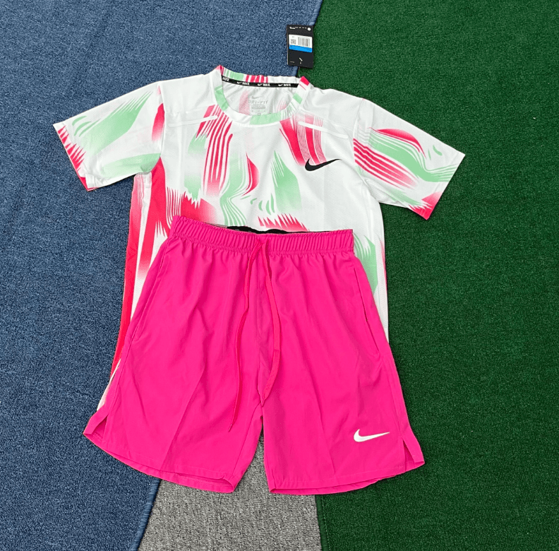 Nike Training Set Vibrant Print