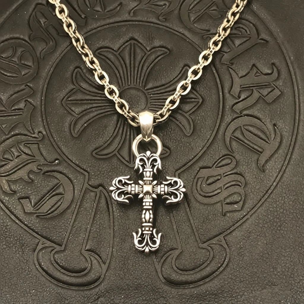 Chrome Hearts Cross Pendant Black Inlay — 火焰十字架字母链