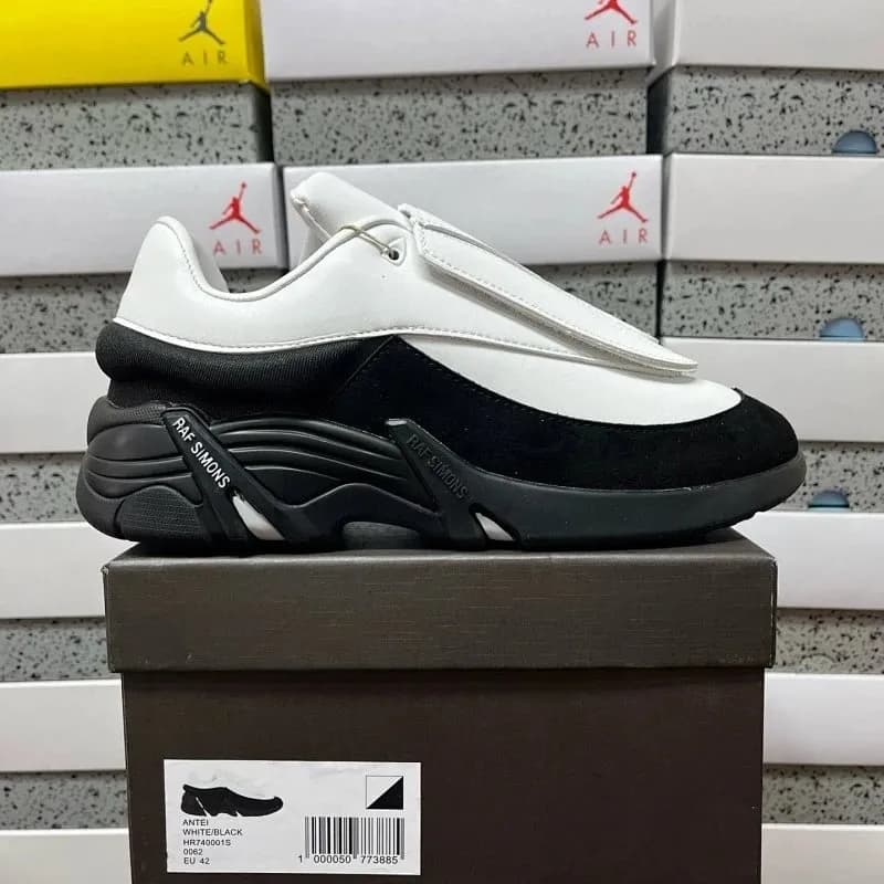 Raf Simons Ozweego White/Black