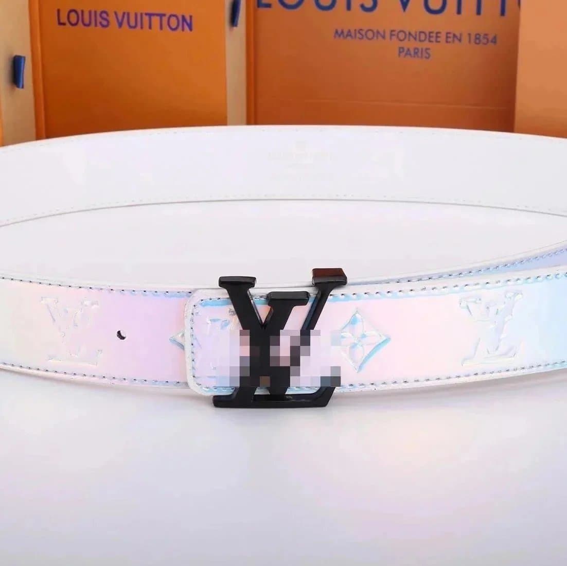 Louis Vuitton LV Belt Monogram Embossed — 黑色扣