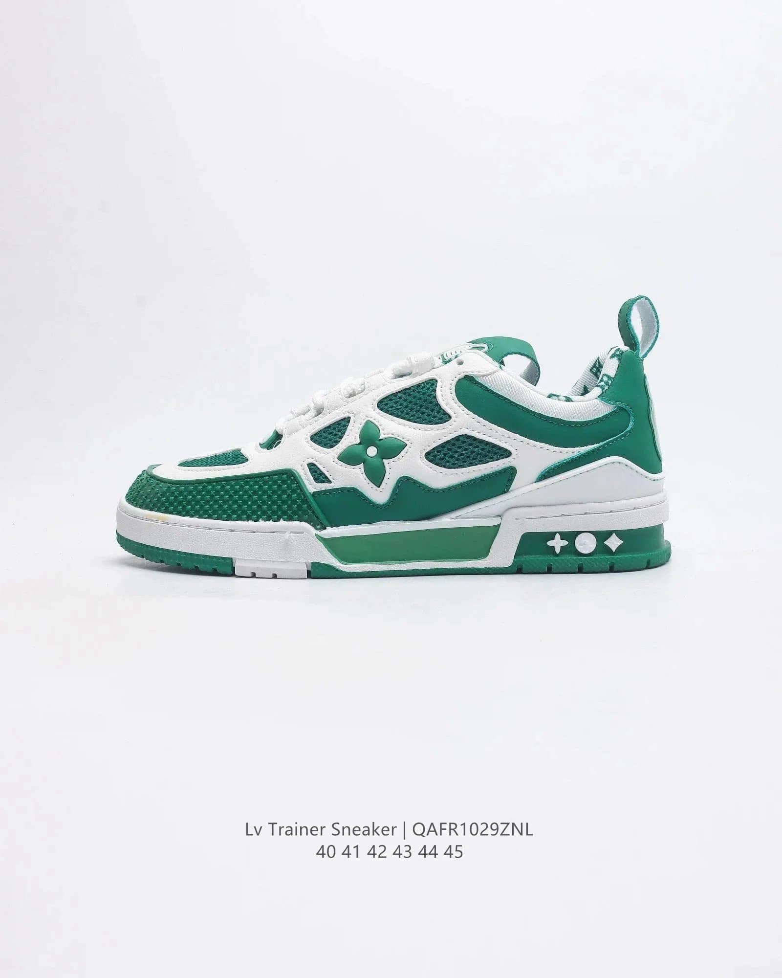 Louis Vuitton Trainer Sneaker White Black — 31