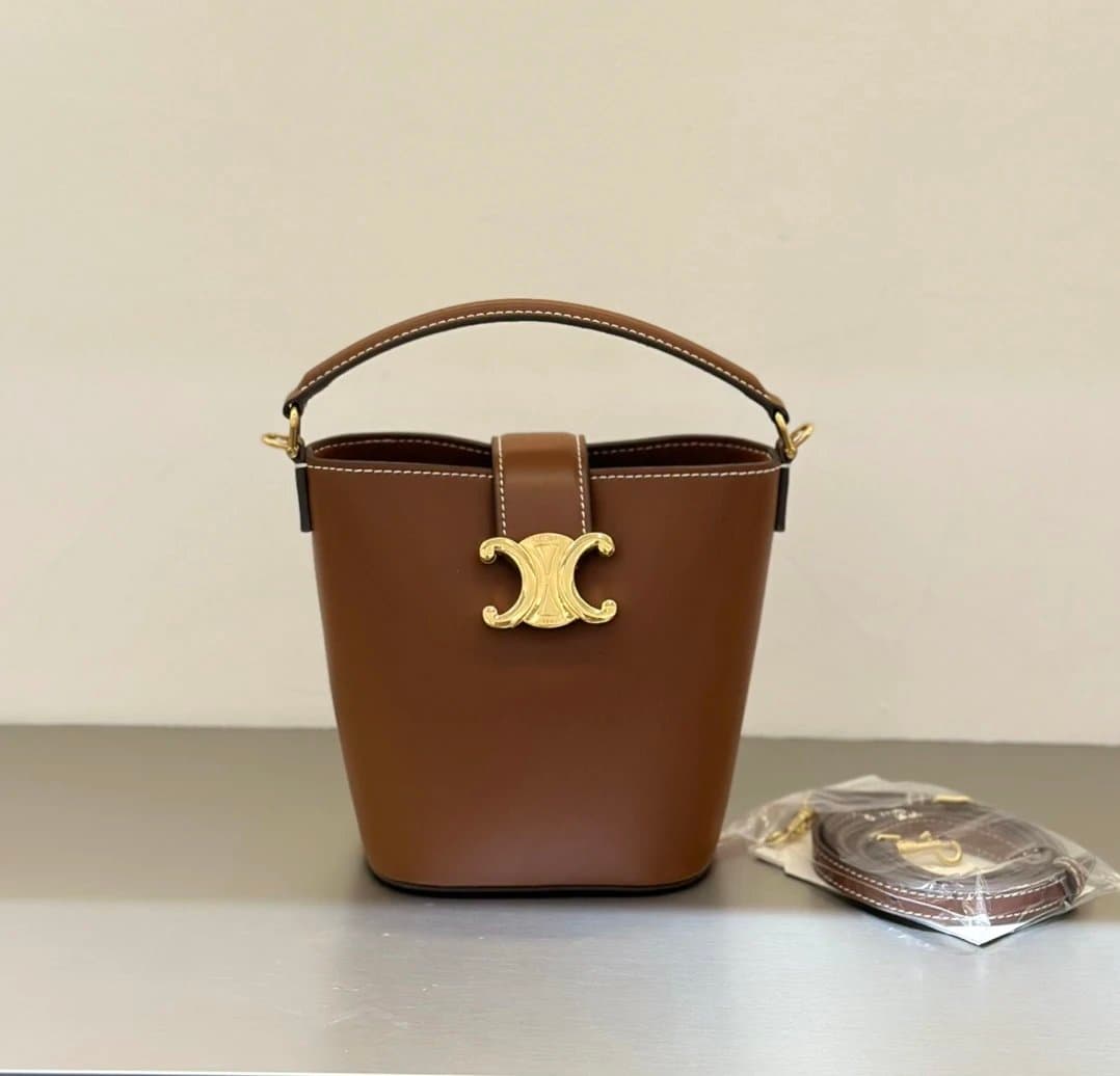 Bottega Veneta Cassette Intrecciato — 13.5*16*10 cm