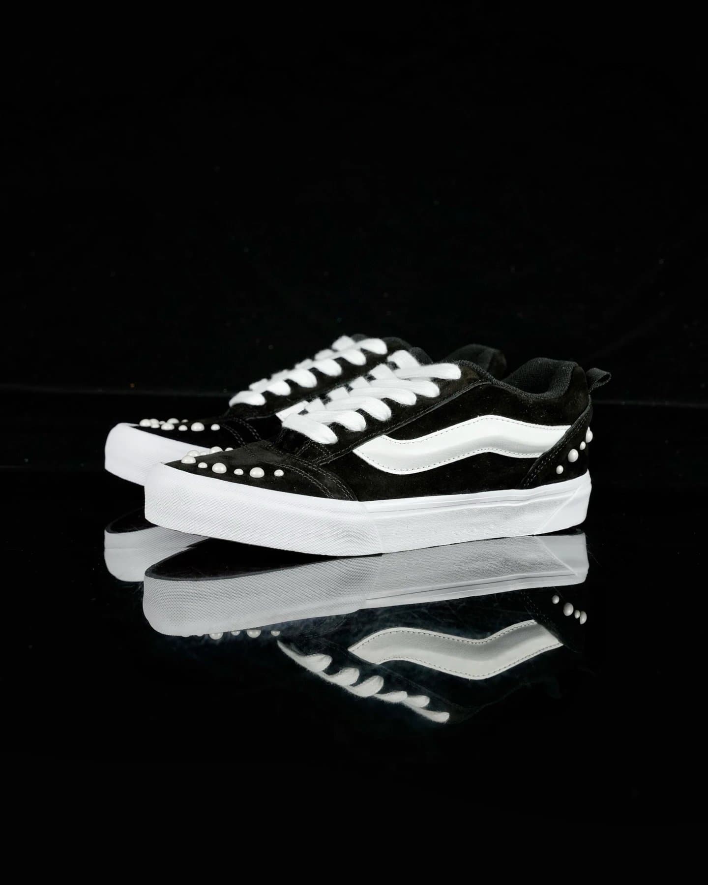 Vans × Travis Scott Old Skool Cactus Jack — TOP版 · 珍珠铆钉面包鞋黑白