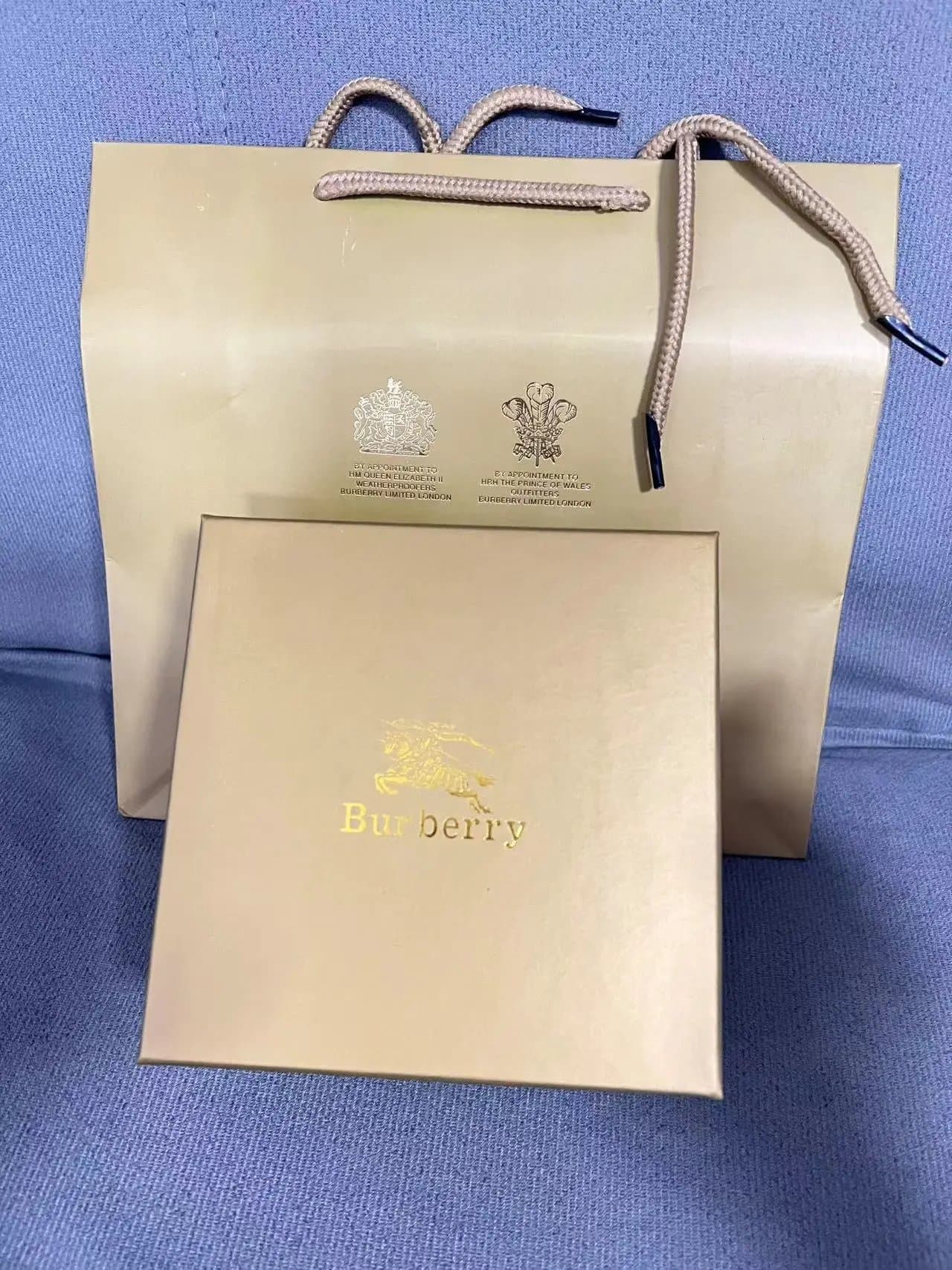 Burberry Gift Bag and Box Set Gold Foil Logo