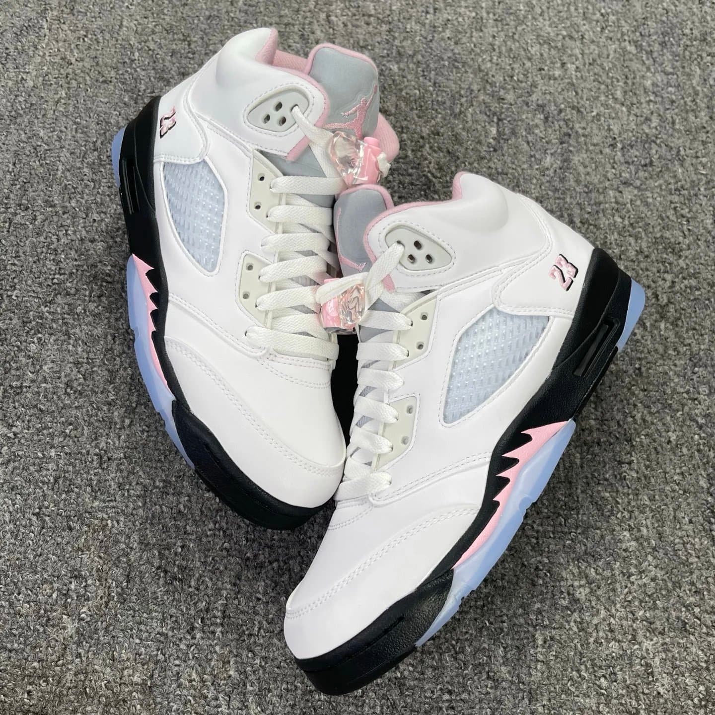 Air Jordan 5 Fire Red — 白粉 HQ7980-102