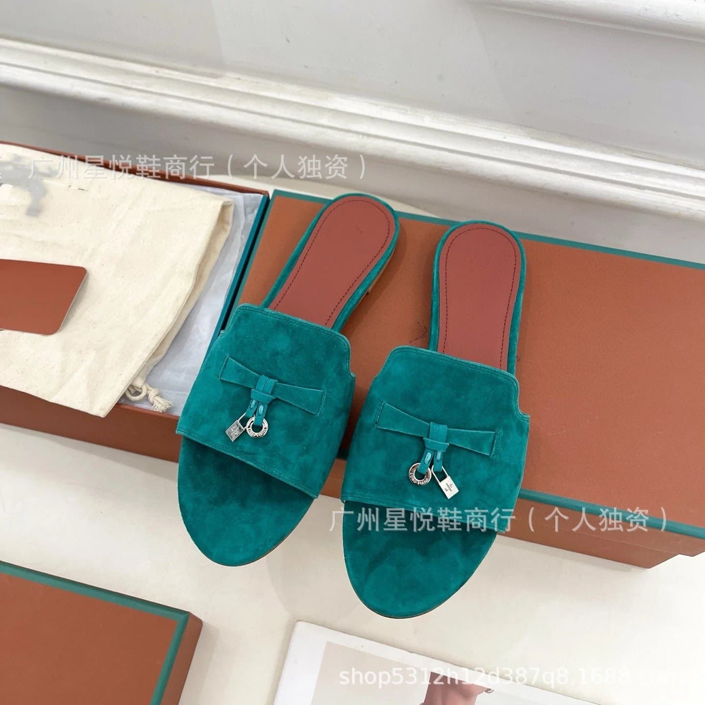 Hermès Oran Mule Suede with Palladium Hardware — 青绿平底
