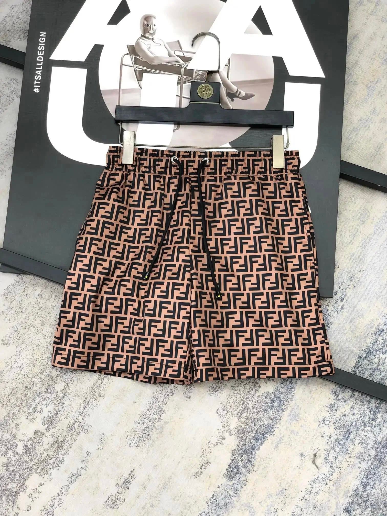 Versace Baroque Print Shorts Medusa Baroque — MMJ-023