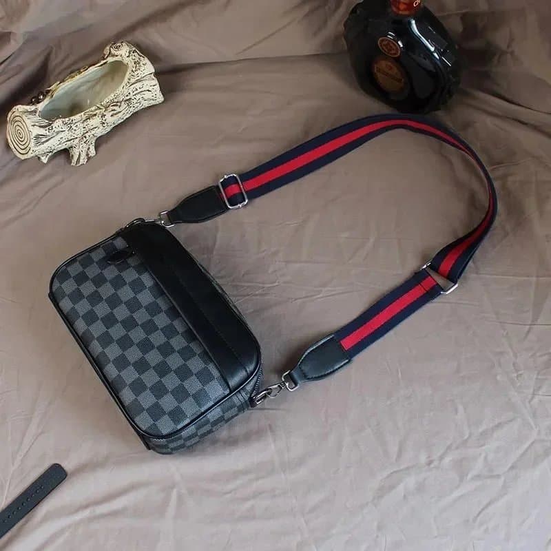 Trapstar Crossbody Bag Logo Strap — 28
