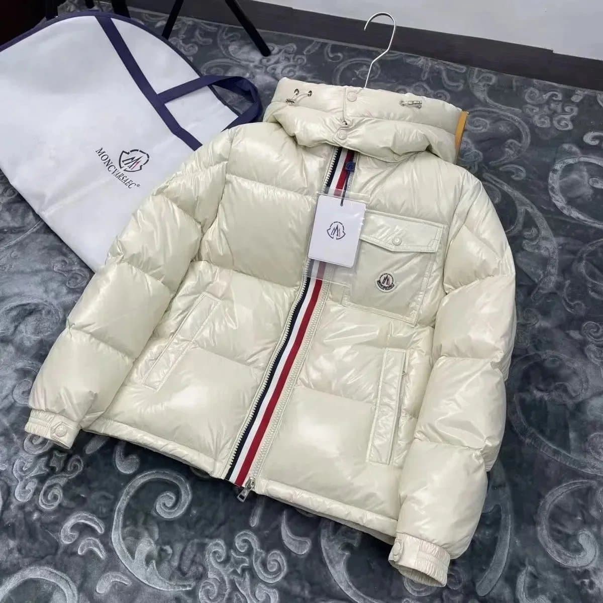 Canada Goose Puffer Vest Classic Logo — 3