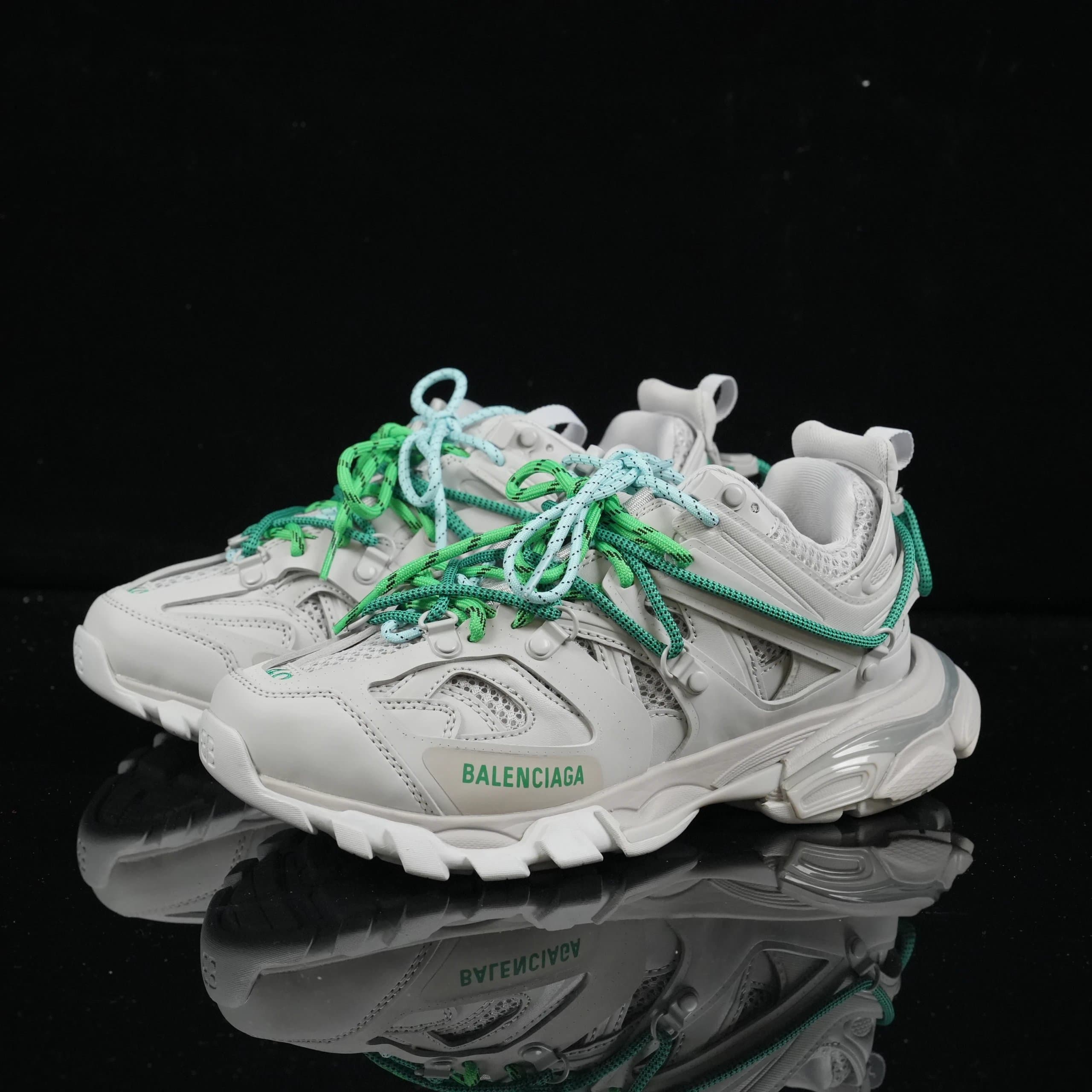 Balenciaga Triple S Multi-Lace — 800592WTRHK1340