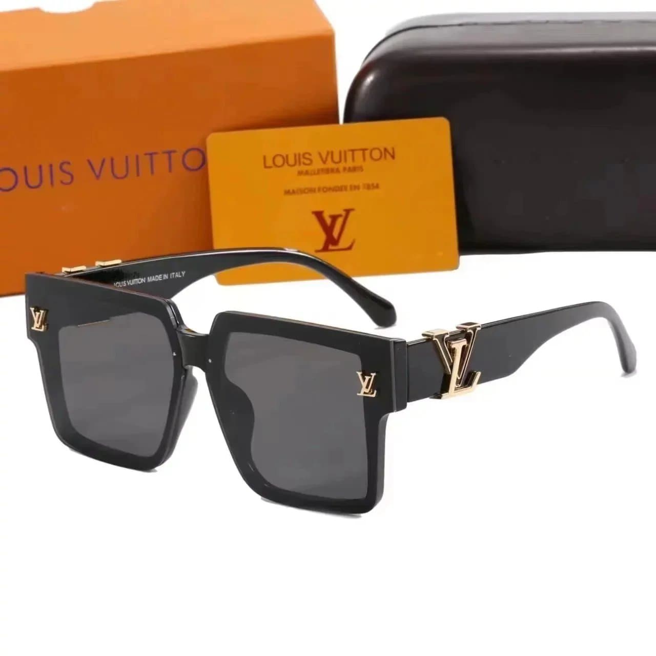 Louis Vuitton Square Sunglasses LV Logo Detail — 2002-2