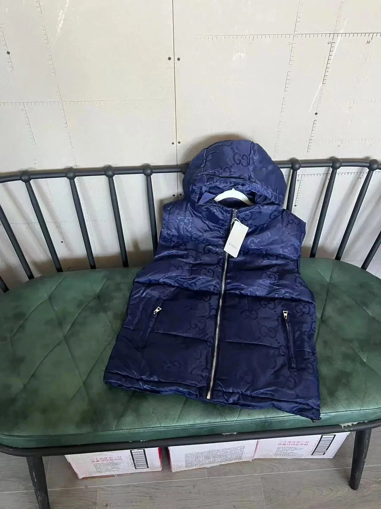 Canada Goose Puffer Vest Classic Fit — 26