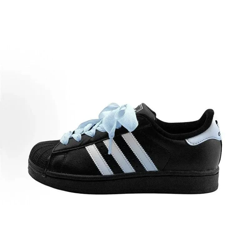 Adidas × Saint Laurent Superstar Hello Kitty — 天蓝色