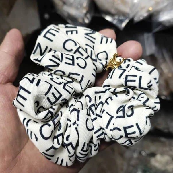 Celine Silk Scrunchie Triomphe Logo Print — 白底黑字母(大字体)