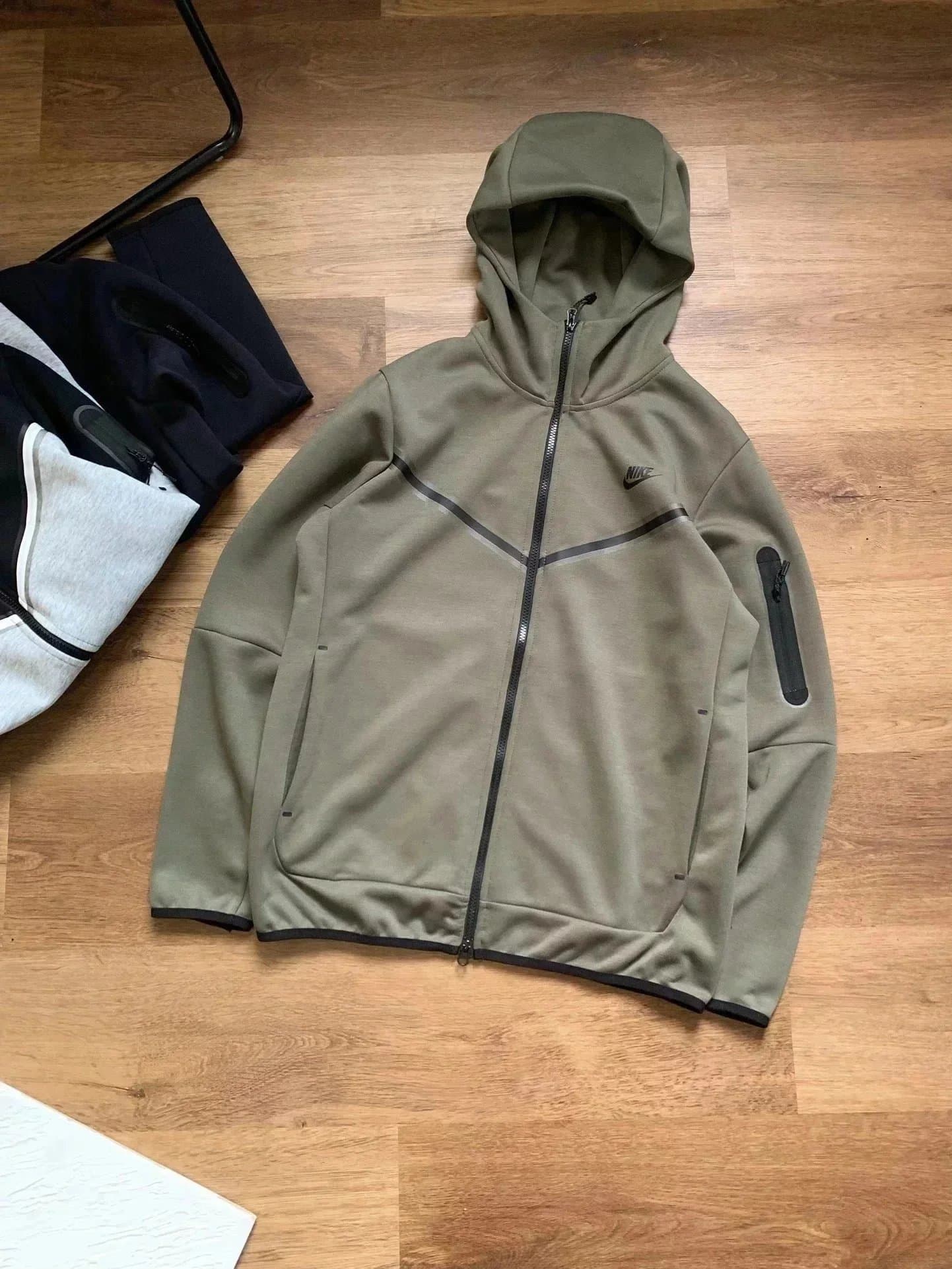 Nike Tech Fleece Hoodie Black/Heather Grey — 灰绿上衣002